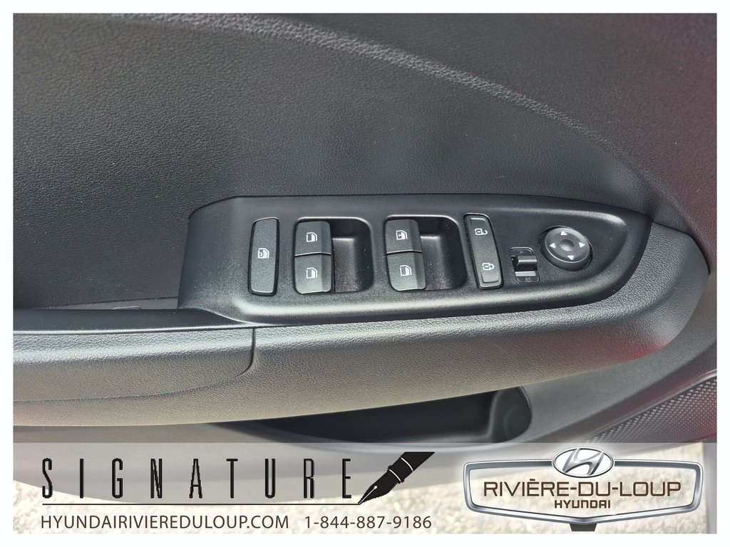 2022 Hyundai Venue ESSENTIEL,FWD,A/C,CRUISE,SIEGES CHAUFFANT in Riviere-Du-Loup, Quebec - 23 - w1024h768px