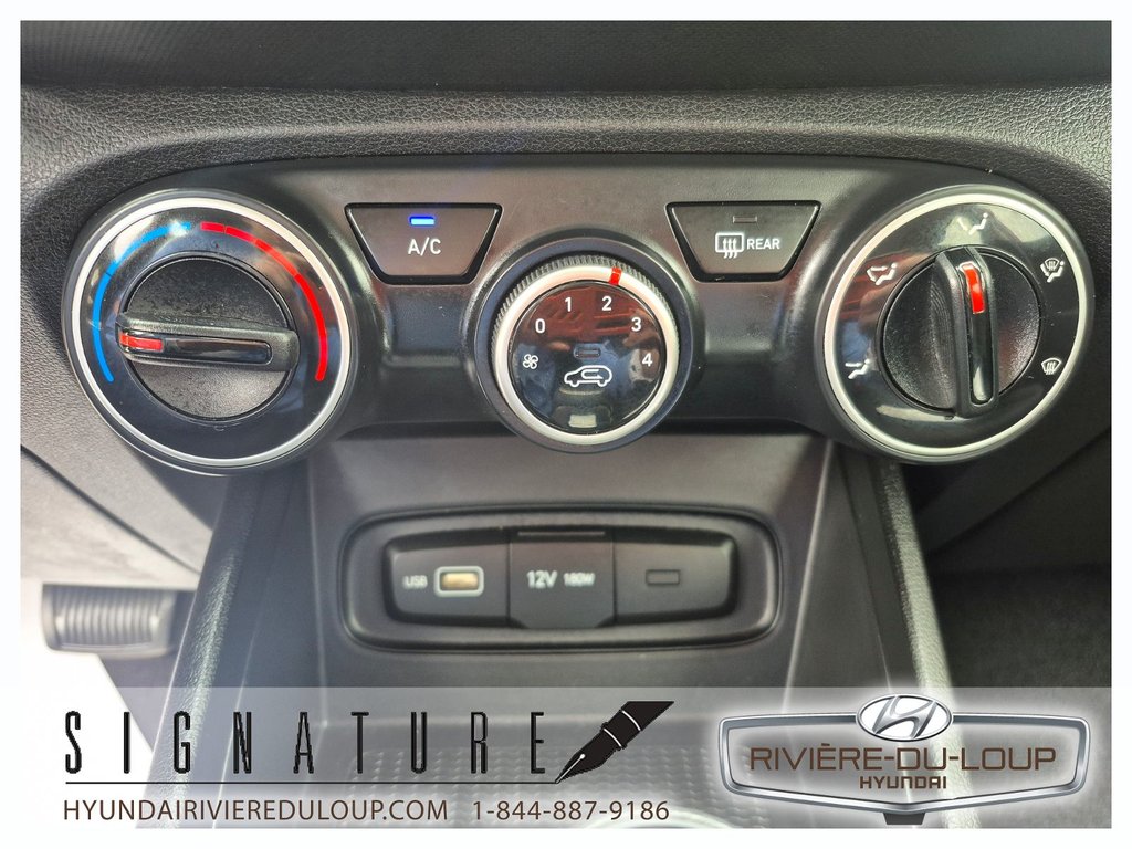 2022 Hyundai Venue ESSENTIEL,FWD,A/C,CRUISE,SIEGES CHAUFFANT in Riviere-Du-Loup, Quebec - 21 - w1024h768px