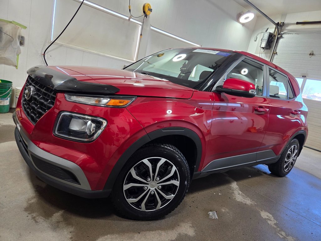 Hyundai Venue ESSENTIEL,SIEGES CHAUFFANT 2023 à Riviere-Du-Loup, Québec - 2 - w1024h768px