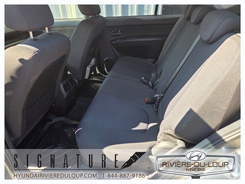 2011 Kia Rondo EX PREMIUM in Riviere-Du-Loup, Quebec - 10 - w1024h768px