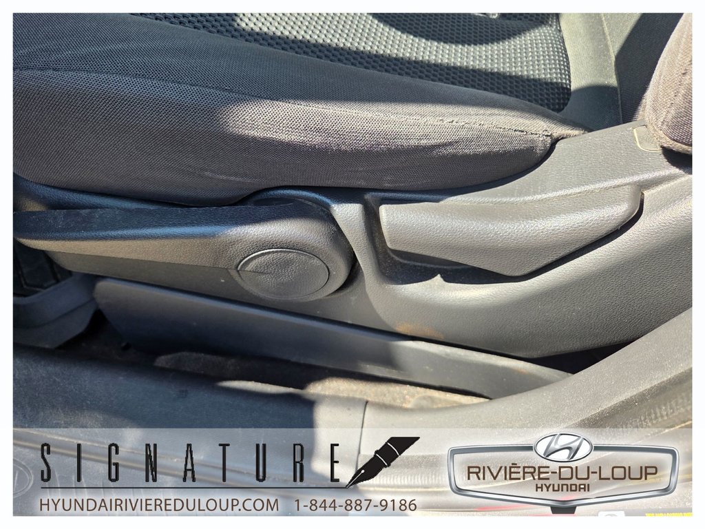 2011 Kia Rondo EX PREMIUM in Riviere-Du-Loup, Quebec - 12 - w1024h768px