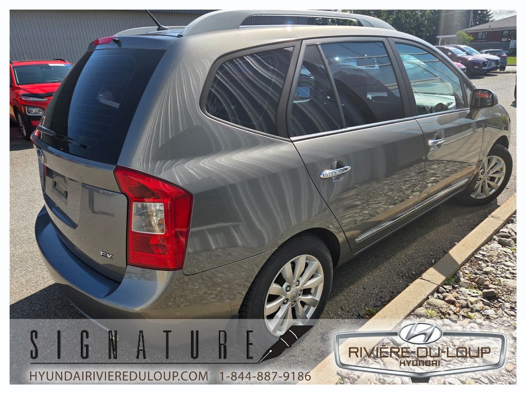 2011 Kia Rondo EX PREMIUM in Riviere-Du-Loup, Quebec - 5 - w1024h768px
