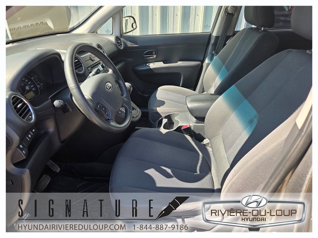 2011 Kia Rondo EX PREMIUM in Riviere-Du-Loup, Quebec - 9 - w1024h768px