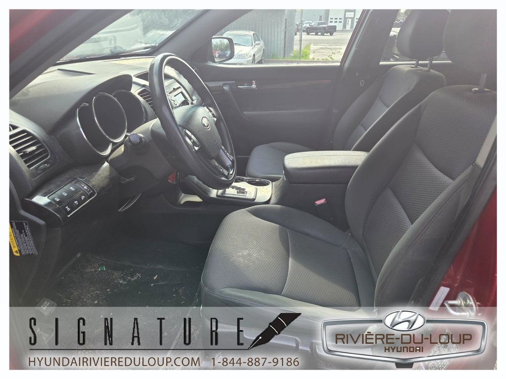 2012 Kia Sorento LX,AWD in Riviere-Du-Loup, Quebec - 12 - w1024h768px