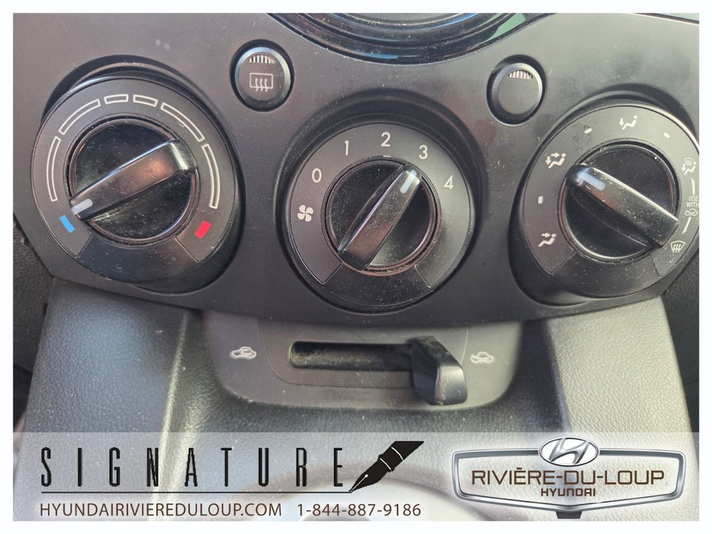 2012 Mazda 2 GX,AUTOMATIQUE in Riviere-Du-Loup, Quebec - 18 - w1024h768px