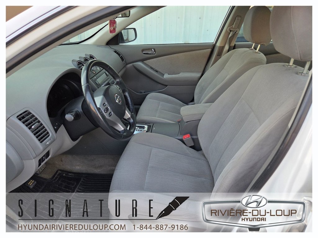 2011 Nissan Altima 2.5S SPECIAL EDITION in Riviere-Du-Loup, Quebec - 9 - w1024h768px