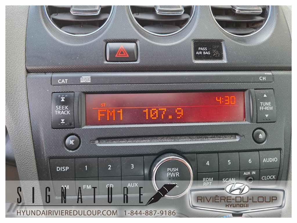 2011 Nissan Altima 2.5S SPECIAL EDITION in Riviere-Du-Loup, Quebec - 17 - w1024h768px
