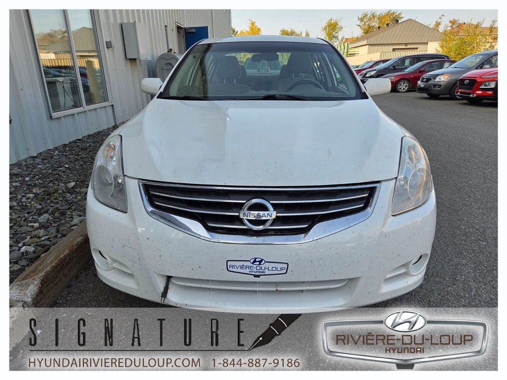 2011 Nissan Altima 2.5S SPECIAL EDITION in Riviere-Du-Loup, Quebec - 3 - w1024h768px