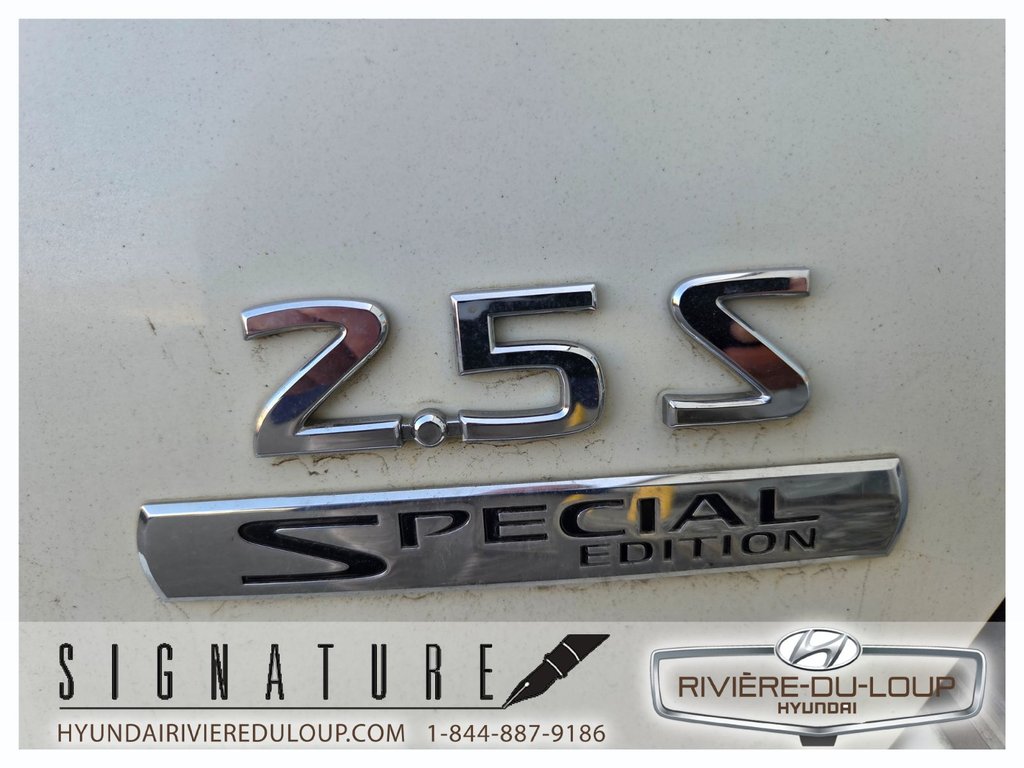 2011 Nissan Altima 2.5S SPECIAL EDITION in Riviere-Du-Loup, Quebec - 8 - w1024h768px