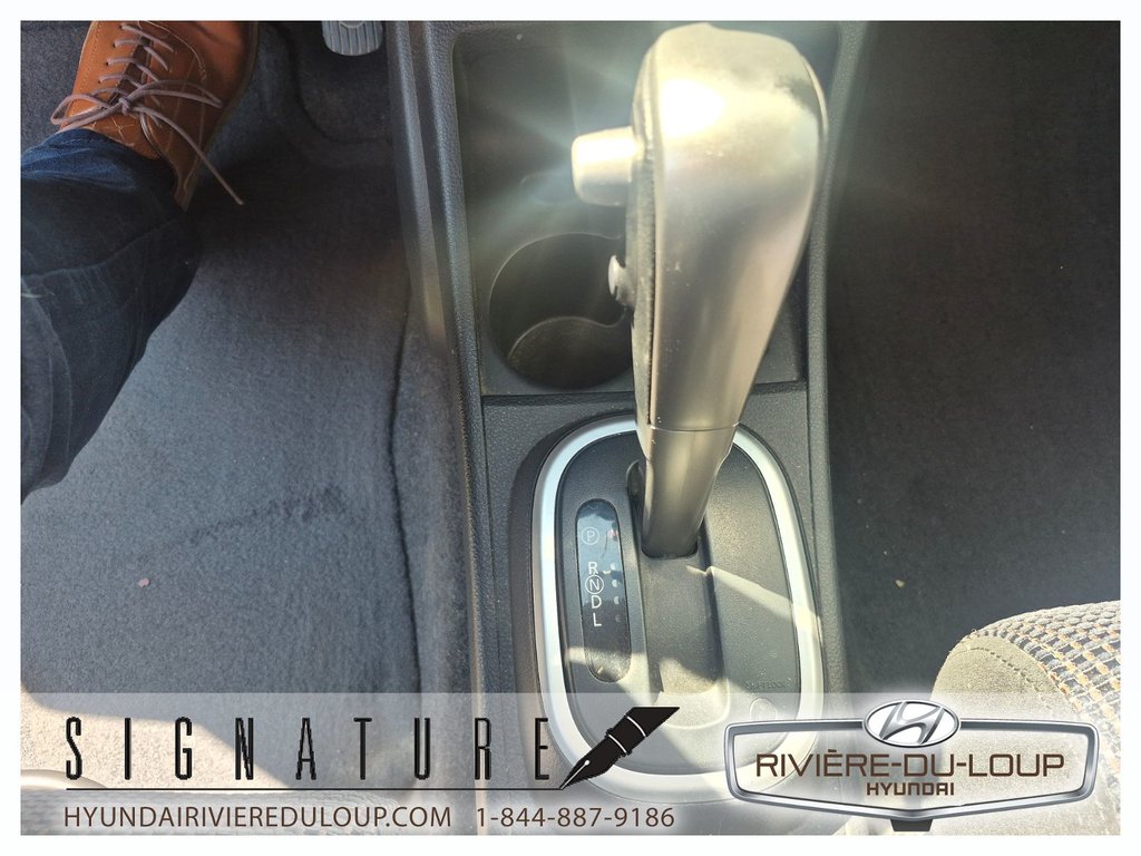 2010 Nissan Versa 1.8 SL in Riviere-Du-Loup, Quebec - 13 - w1024h768px