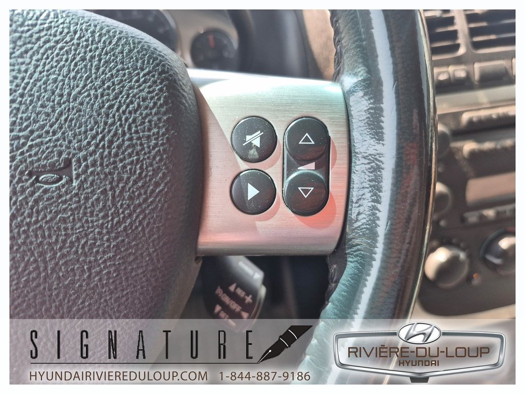 2006 Pontiac Montana SV6 A/C in Riviere-Du-Loup, Quebec - 18 - w1024h768px