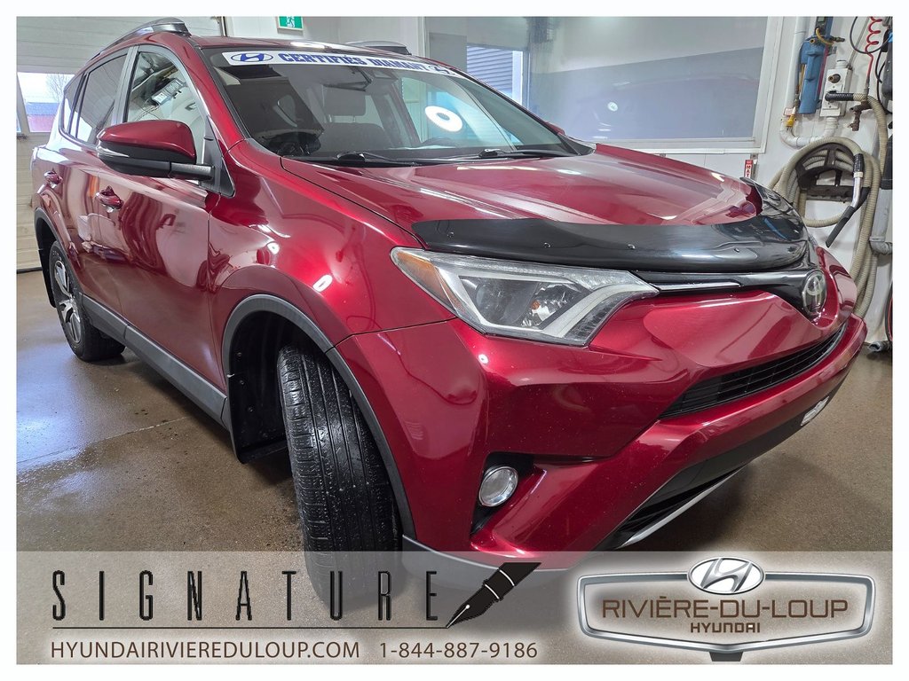 2018 Toyota RAV4 XLE,AWD,MAGS,TOIT,SIEGES CHAUFFANT in Riviere-Du-Loup, Quebec - 4 - w1024h768px