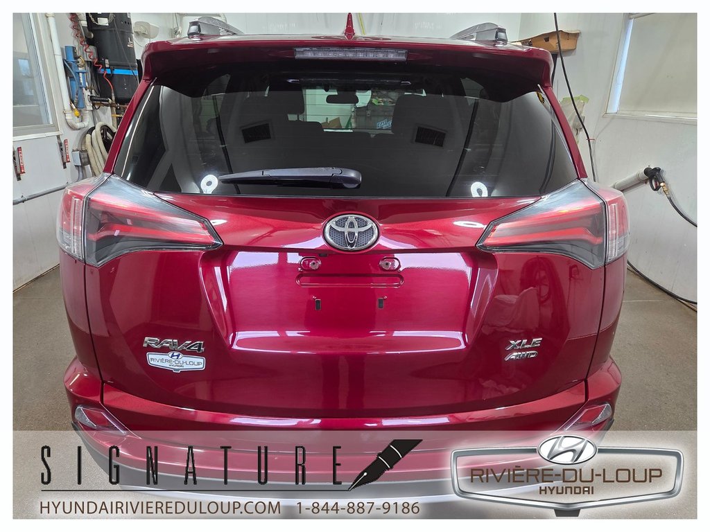 2018 Toyota RAV4 XLE,AWD,MAGS,TOIT,SIEGES CHAUFFANT in Riviere-Du-Loup, Quebec - 6 - w1024h768px