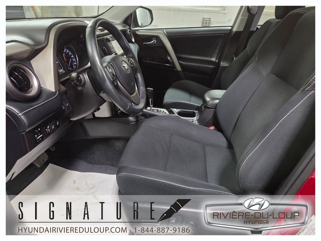 2018 Toyota RAV4 XLE,AWD,MAGS,TOIT,SIEGES CHAUFFANT in Riviere-Du-Loup, Quebec - 10 - w1024h768px