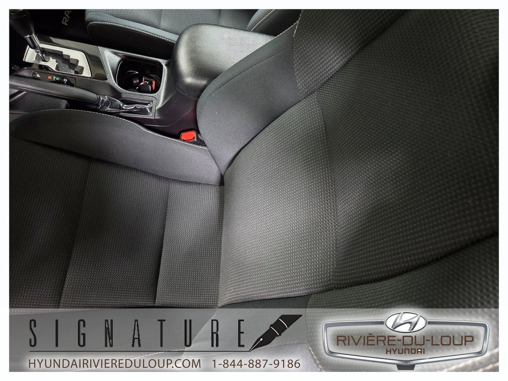 2018 Toyota RAV4 XLE,AWD,MAGS,TOIT,SIEGES CHAUFFANT in Riviere-Du-Loup, Quebec - 16 - w1024h768px