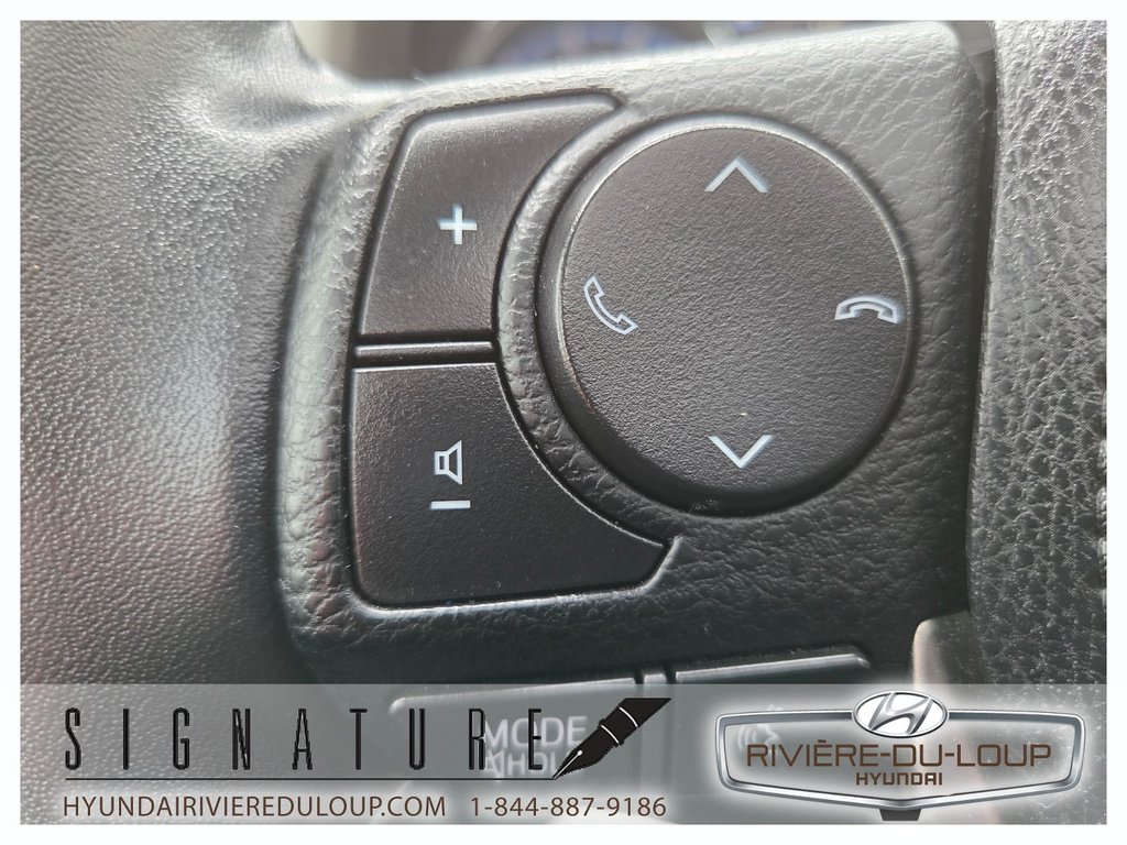 2018 Toyota RAV4 XLE,AWD,MAGS,TOIT,SIEGES CHAUFFANT in Riviere-Du-Loup, Quebec - 24 - w1024h768px