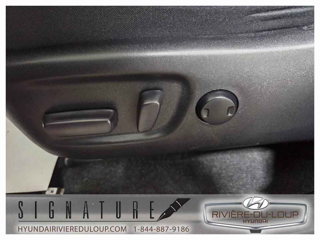 2018 Toyota RAV4 XLE,AWD,MAGS,TOIT,SIEGES CHAUFFANT in Riviere-Du-Loup, Quebec - 15 - w1024h768px