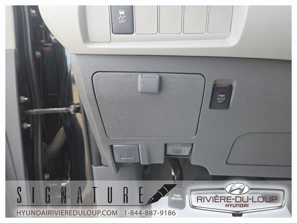 2020 Toyota Sienna LE/AC/CAMERA DE RECUL in Riviere-Du-Loup, Quebec - 24 - w1024h768px