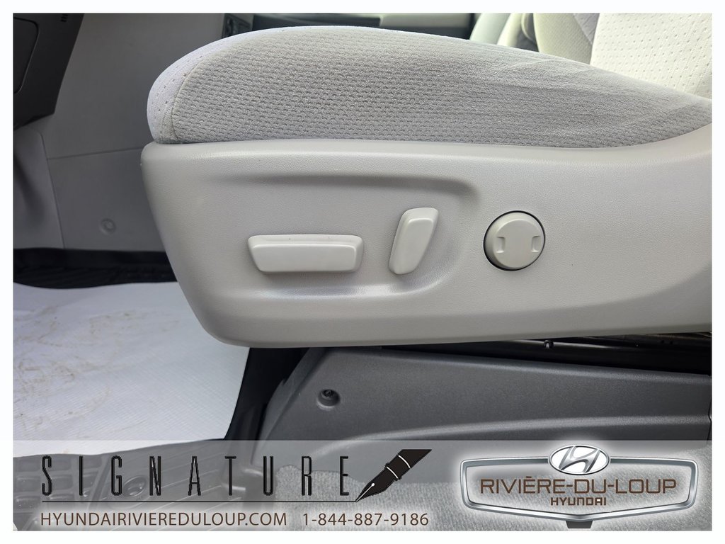 2020 Toyota Sienna LE/AC/CAMERA DE RECUL in Riviere-Du-Loup, Quebec - 14 - w1024h768px