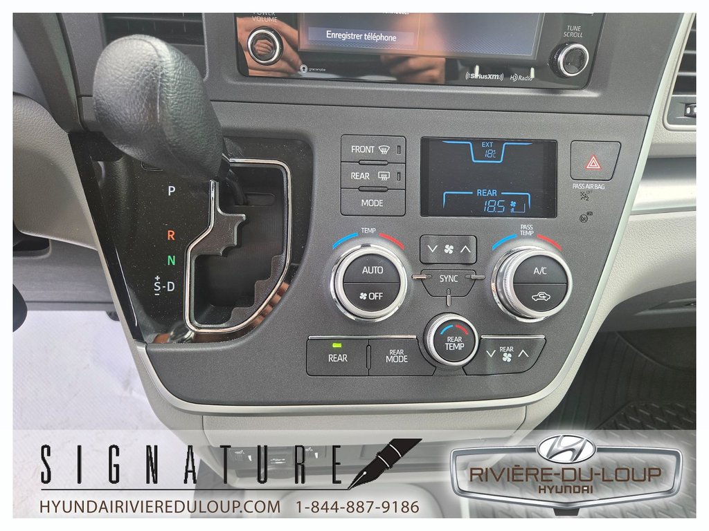 2020 Toyota Sienna LE/AC/CAMERA DE RECUL in Riviere-Du-Loup, Quebec - 18 - w1024h768px