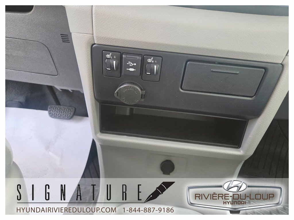 2020 Toyota Sienna LE/AC/CAMERA DE RECUL in Riviere-Du-Loup, Quebec - 17 - w1024h768px