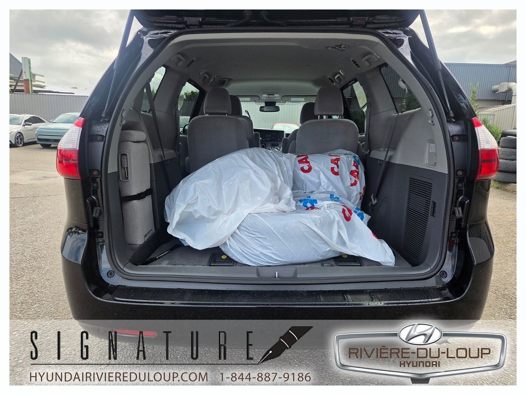 2020 Toyota Sienna LE/AC/CAMERA DE RECUL in Riviere-Du-Loup, Quebec - 8 - w1024h768px