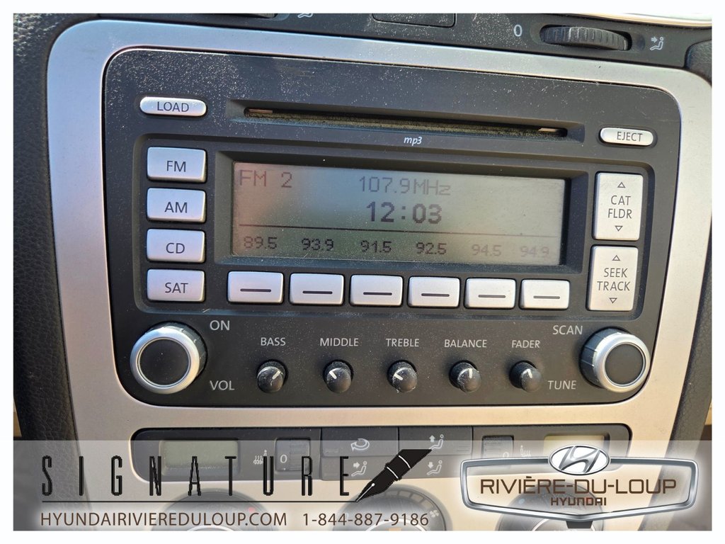 2008 Volkswagen Eos TRENDLINE,CONVERTIBLE. in Riviere-Du-Loup, Quebec - 13 - w1024h768px