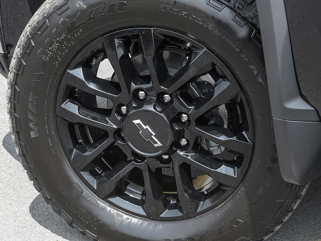 2025 Chevrolet Silverado 2500 HD LT in Cowansville, Quebec - 7 - w1024h768px