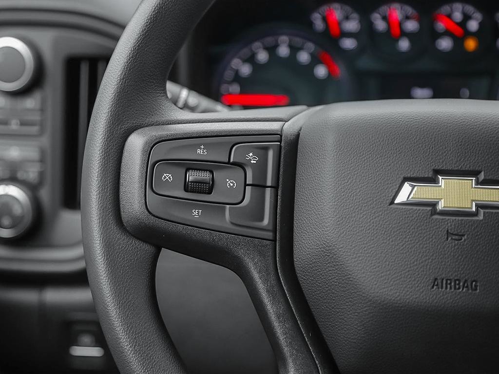 Chevrolet Silverado 2500 HD CUSTOM 2026 à Cowansville, Québec - 15 - w1024h768px