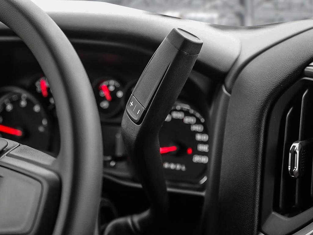 2026 Chevrolet Silverado 2500 HD CUSTOM in Cowansville, Quebec - 17 - w1024h768px