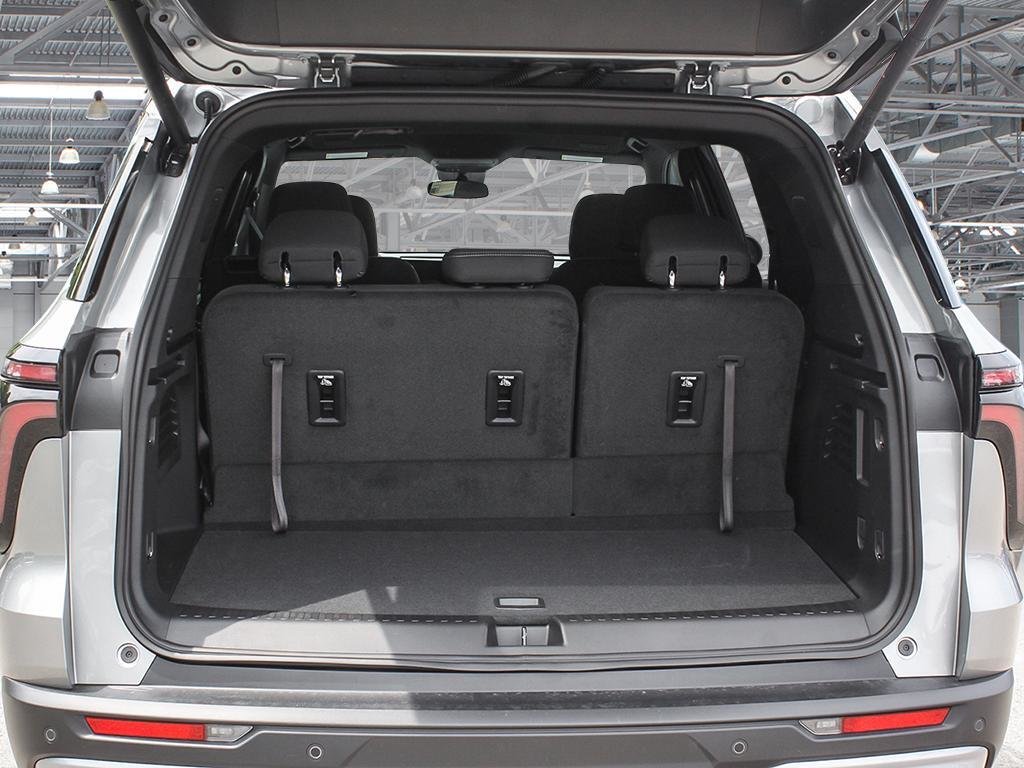 Chevrolet Traverse LT 2026 à Cowansville, Québec - 7 - w1024h768px