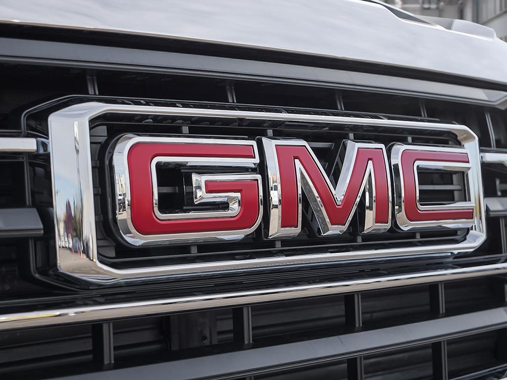 2025 GMC Sierra 3500 HD SLE DRW in Cowansville, Quebec - 8 - w1024h768px