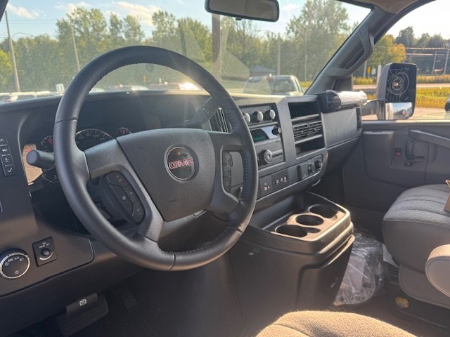 2023 GMC SAVANA CUTAWAY 4500 WT DRW 177'' in Cowansville, Quebec - 11 - w1024h768px