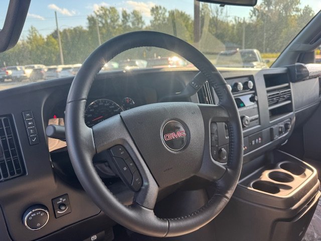 2023 GMC SAVANA CUTAWAY 4500 WT DRW 177'' in Cowansville, Quebec - 12 - w1024h768px