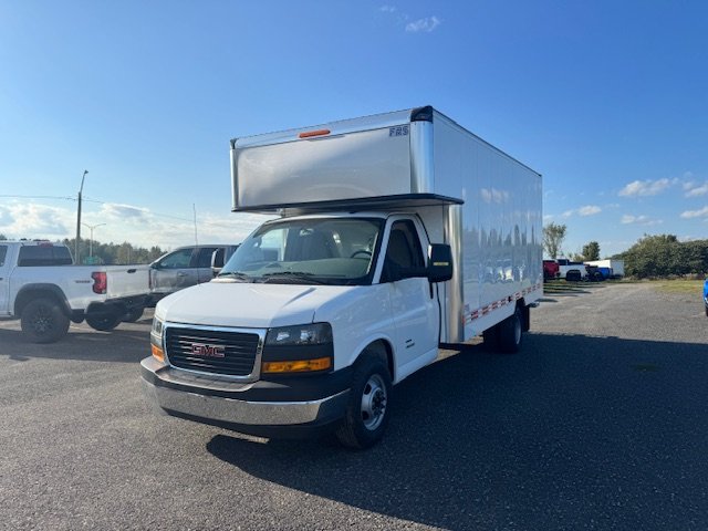 2023 GMC SAVANA CUTAWAY 4500 WT DRW 177'' in Cowansville, Quebec - 1 - w1024h768px
