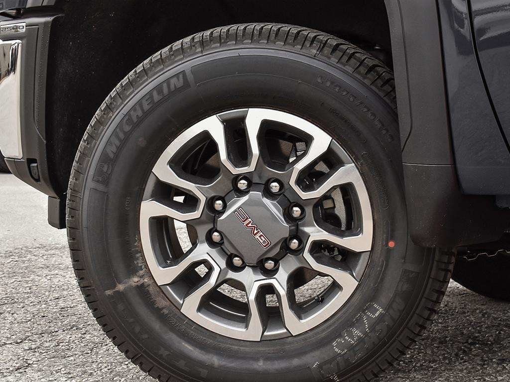 2026 GMC Sierra 2500 HD SLE in Cowansville, Quebec - 8 - w1024h768px