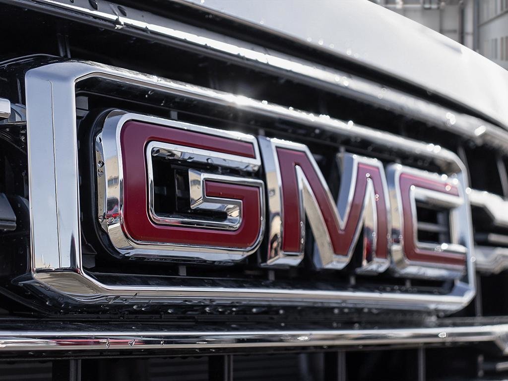 GMC Sierra 2500 HD SLT 2026 à Cowansville, Québec - 8 - w1024h768px