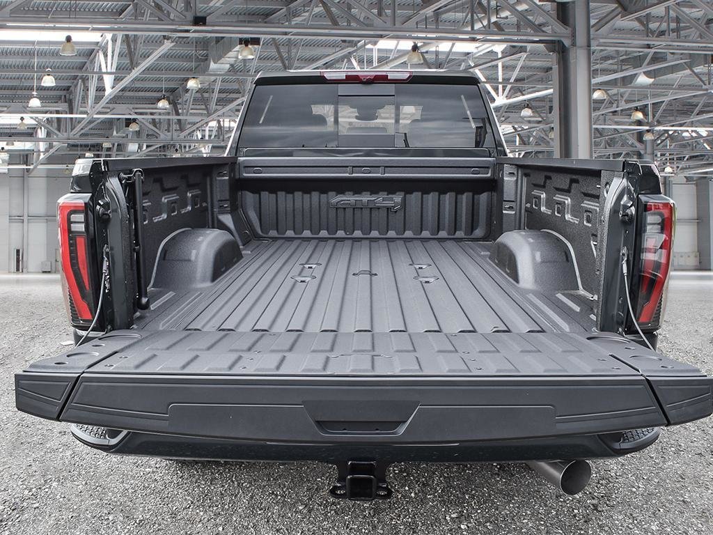 2026 GMC Sierra 2500 HD AT4 in Cowansville, Quebec - 6 - w1024h768px