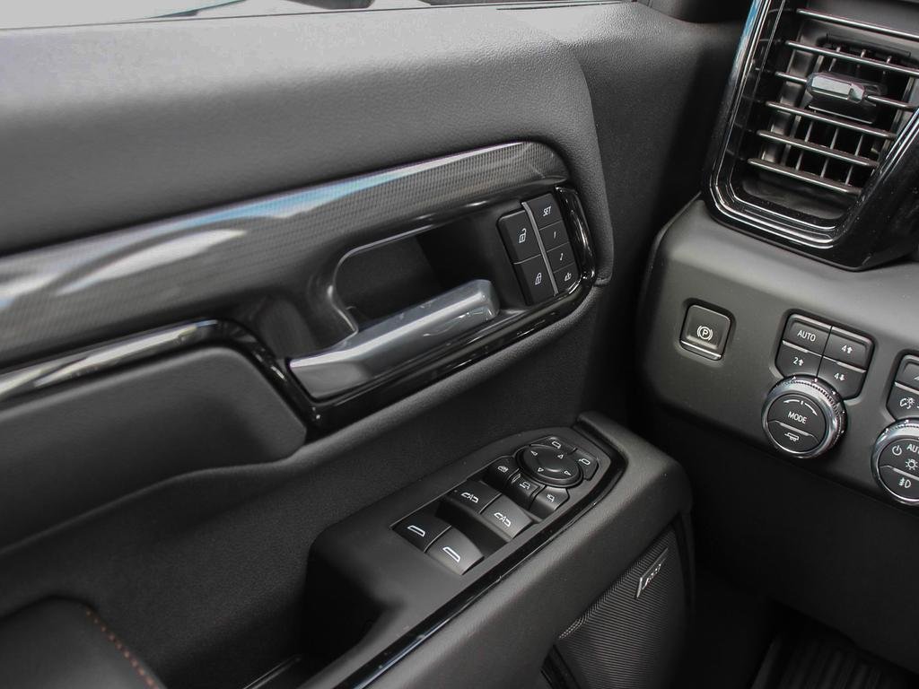 2026 GMC Sierra 2500 HD AT4 in Cowansville, Quebec - 15 - w1024h768px