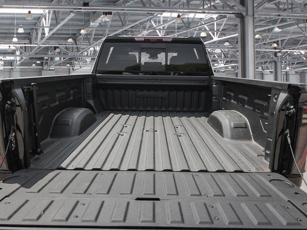2026 GMC Sierra 3500 HD AT4 SRW in Cowansville, Quebec - 7 - w1024h768px