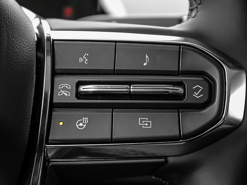 2025 GMC SIERRA EV CREW CAB e4WD DENALI SHORT BOX MAX RANGE (5SD) in Cowansville, Quebec - 15 - w1024h768px