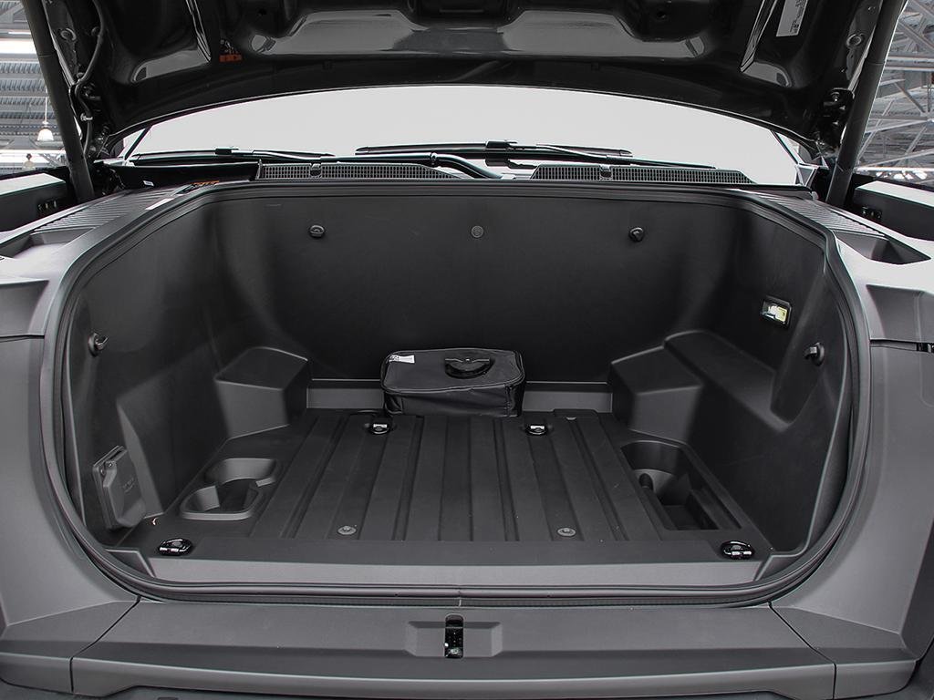2025 GMC SIERRA EV CREW CAB e4WD DENALI SHORT BOX MAX RANGE (5SD) in Cowansville, Quebec - 6 - w1024h768px