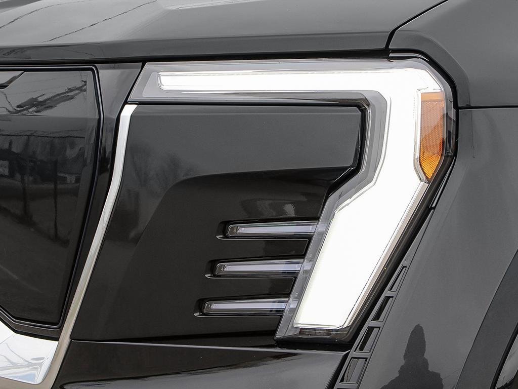 2025 GMC SIERRA EV CREW CAB e4WD DENALI SHORT BOX MAX RANGE (5SD) in Cowansville, Quebec - 10 - w1024h768px