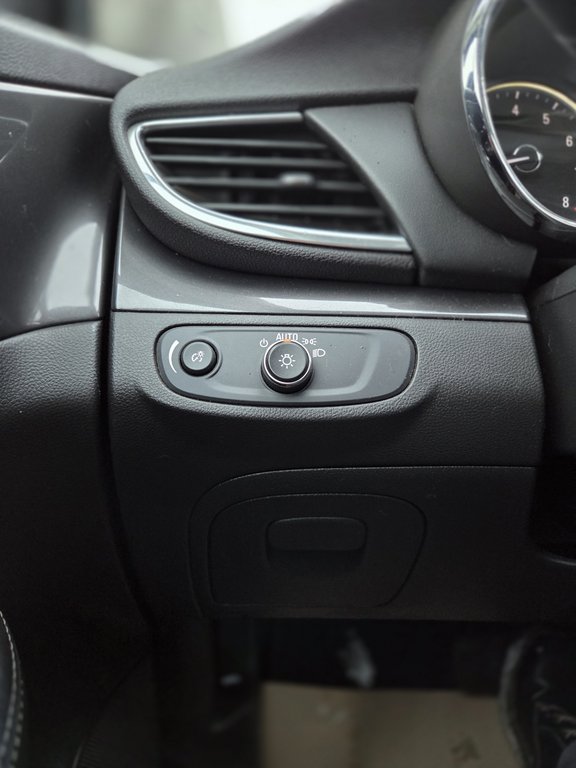 Buick Encore Preferred 2020 à Cowansville, Québec - 15 - w1024h768px