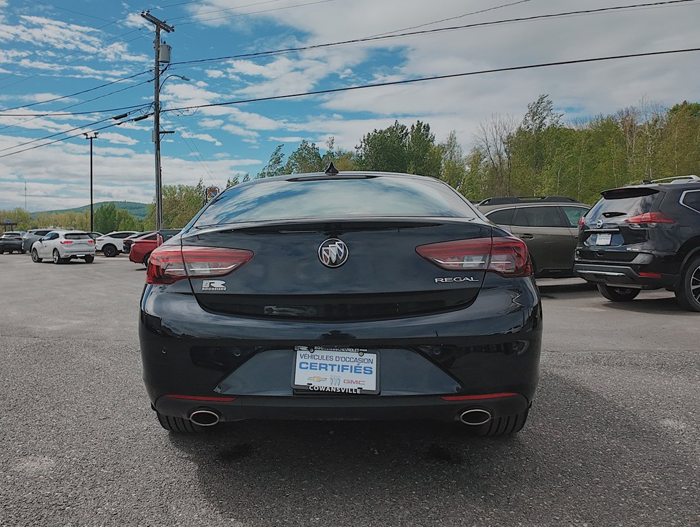 2019 Buick Regal Sportback Preferred II in Cowansville, Quebec - 2 - w1024h768px