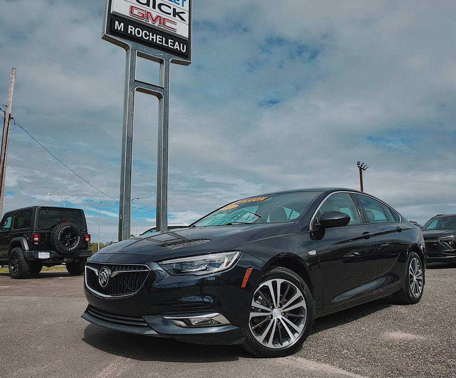 2019 Buick Regal Sportback Preferred II in Cowansville, Quebec - 1 - w1024h768px