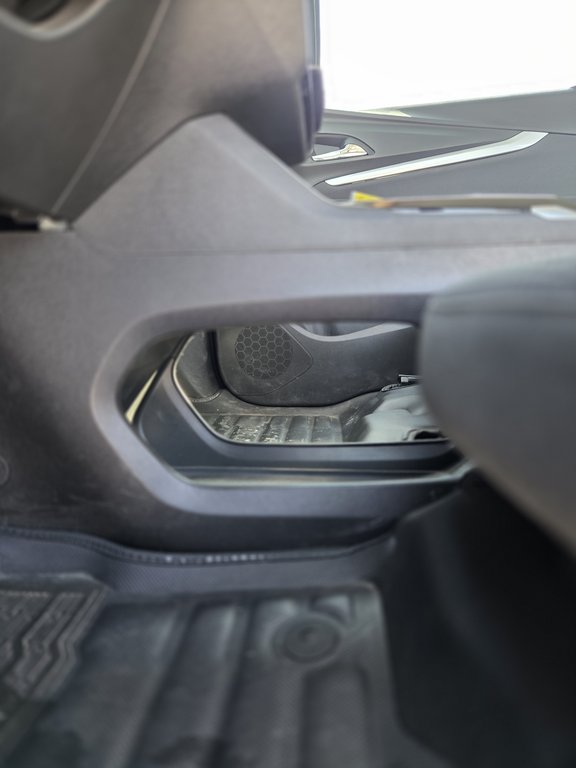 2022 Chevrolet Bolt EUV LT in Cowansville, Quebec - 14 - w1024h768px