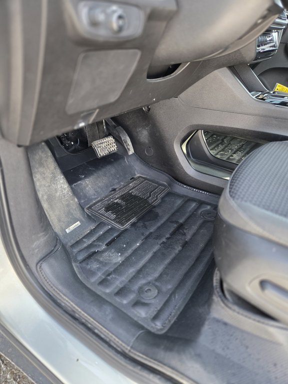 2022 Chevrolet Bolt EUV LT in Cowansville, Quebec - 13 - w1024h768px