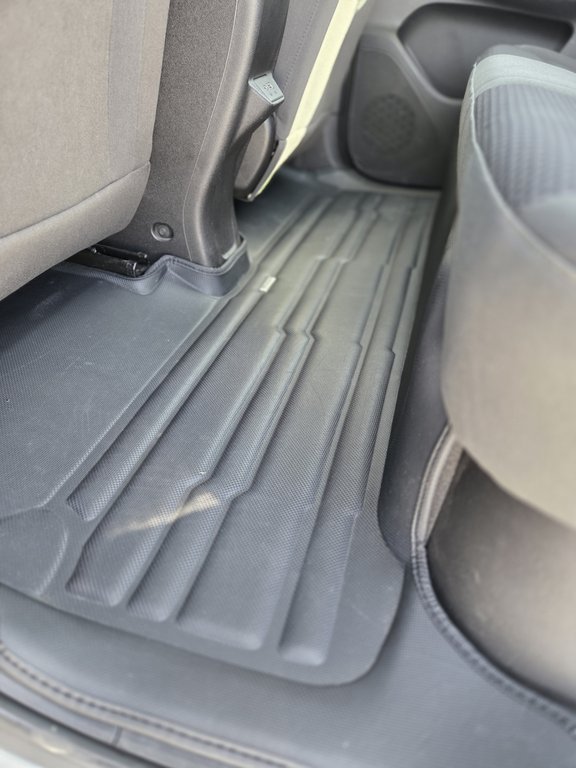 2022 Chevrolet Bolt EUV LT in Cowansville, Quebec - 21 - w1024h768px