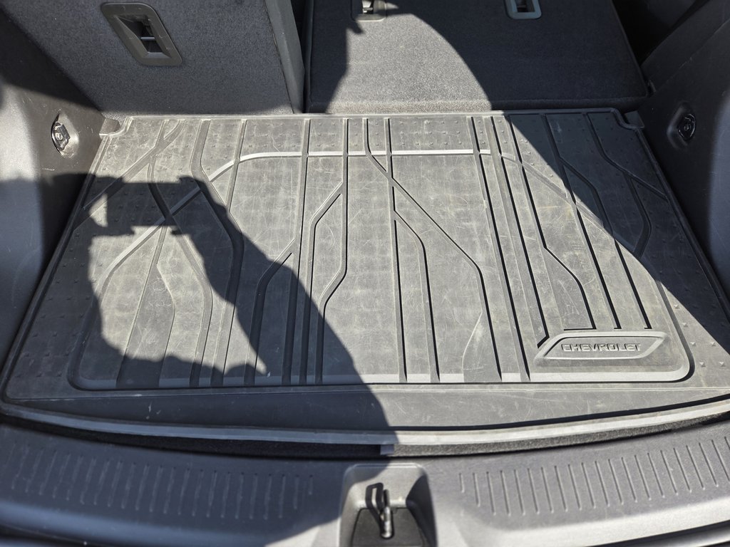 2022 Chevrolet Bolt EUV LT in Cowansville, Quebec - 11 - w1024h768px